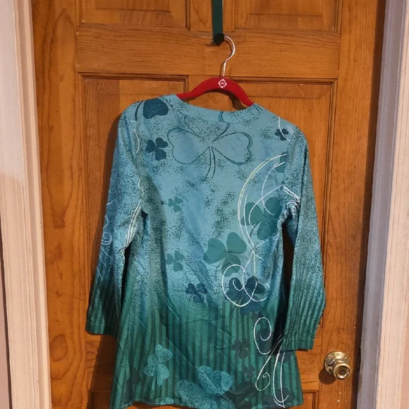 Teal and White Floral Blouse - Picture 5 of 5